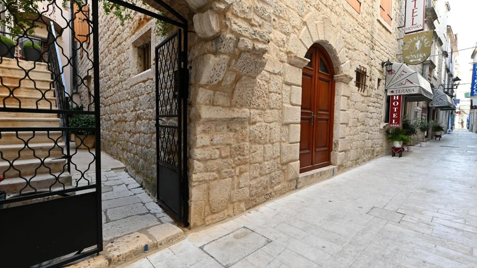 Palace Andreis Trogir